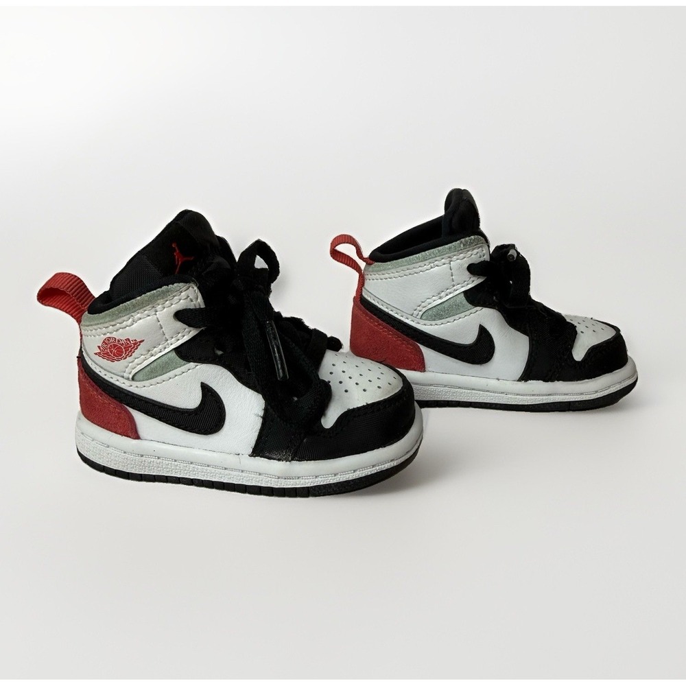 Jordan Unisex Baby/Toddler Mid Top Sneakers US 4C White/Black/Red BQ6933-100